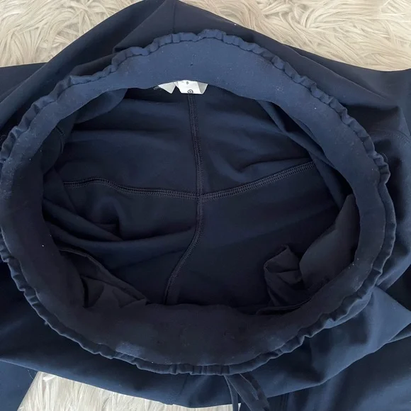 {Lululemon} Stretch High-Rise Jogger Shorter Length in True Navy - Womens 8